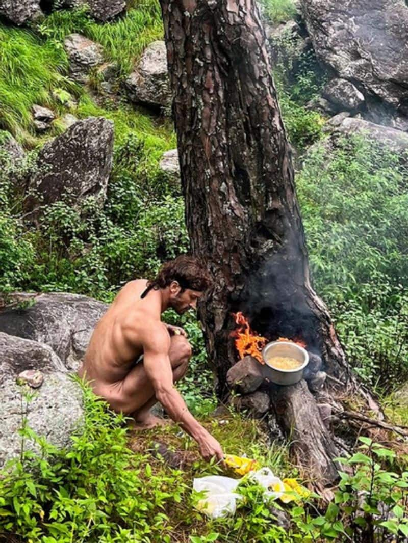 Vidyut Jammwal goes nude photo gets attention hrk