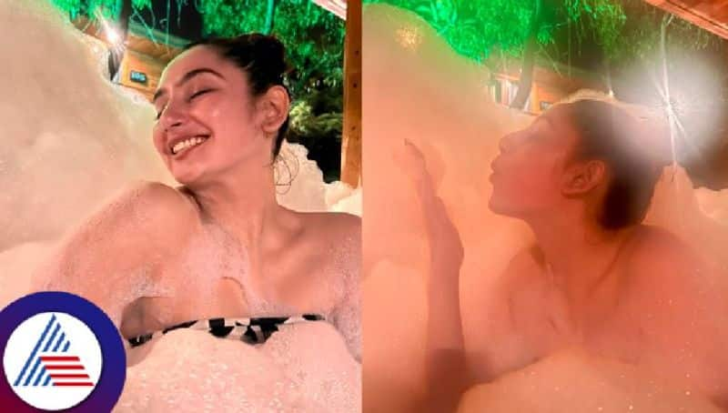 Sandalwood Actress Ragini Dwivedi in Bat tub photos viral in social media, Fans comment Vin