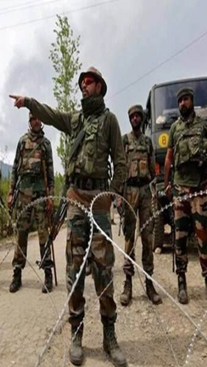 <p>कोर्ट ने कहा कि जम्मू-कश्मीर की कोई संप्रभुता नहीं थी। भारत में जब राज्य का विलय हुआ तब उसने संप्रभुता को भारत में विलीन किया था।<br />
 </p>
