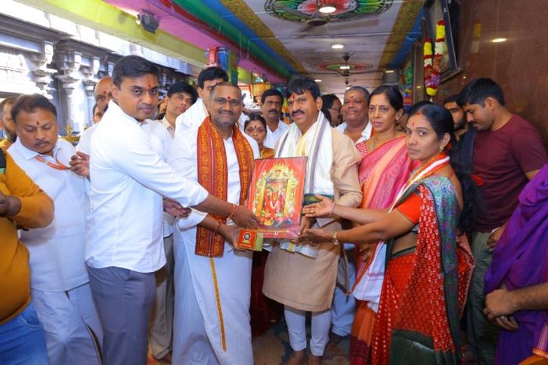 Telangana Minister Ponguleti Srinivas Reddy visits Vijayawada Kanakadurga Temple AKP