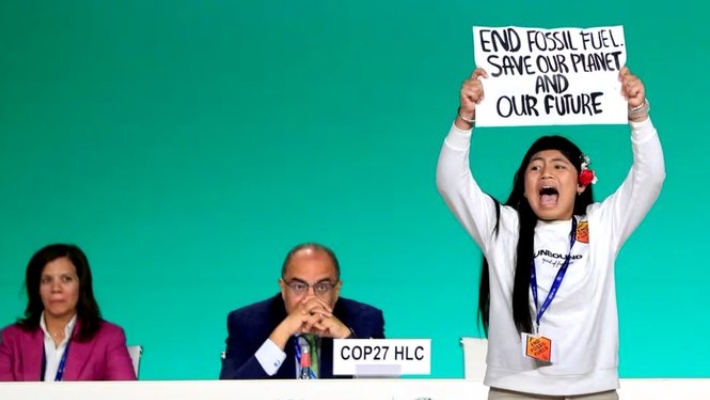 COP 28: A 12-year-old Indian girl stormed the stage, End Fossil Fuels shouts - bsb