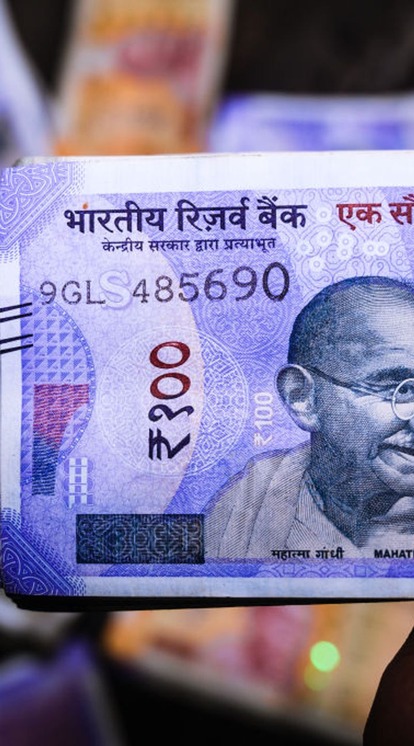 <p>कानपुर में ईत्र कारोबारी पीयूष जैन के घर से 200 करोड़ कैश के साथ लाखों का सोना बरामद हुआ था। कारोबारी पीयूष जैन के घर से 194 करोड़ रुपये और बाकी के रुपये उसकी फैक्ट्री से मिले थे। <br />
 </p>
