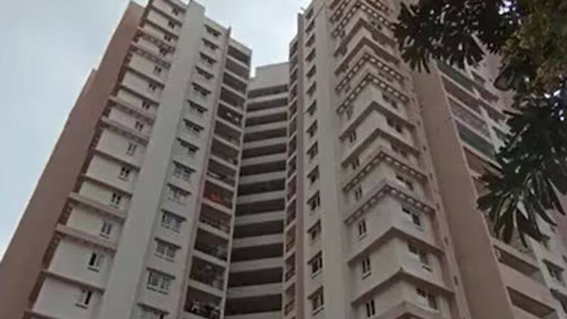 chennai 3 year old boy died after falling  from the 8th floor tvk