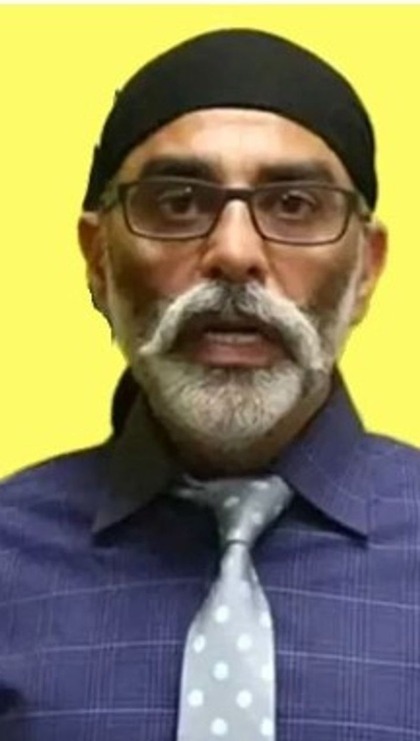 <p>खलिस्तान समर्थित आतंकी गुरपतवंत सिंह पन्नू ने 13 दिसंबर को संसद पर हमले की धमकी दी थी। ऐसे में बुधवार को हुई घटना गुरपतवंत सिंह पन्नू की चेतावनी से भी जोड़कर देखा जाने लगा है। </p>
