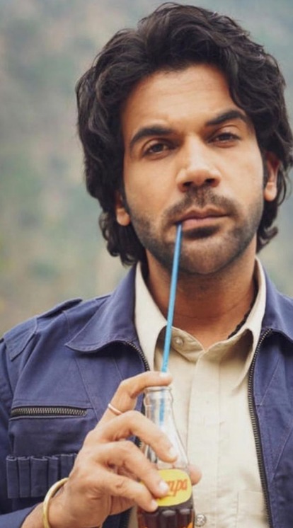 <p>राजकुमार राव और दुलकर सलमान की वेब सीरीज गन्स एंड गुलाब्स को भी लोगों ने काफी पसंद किया है। 2023 के टॉप वेब सीरीज में इसकी गिनती है। इसे IMDb पर 7.7 रेटिंग मिली है।<br />
 </p>
