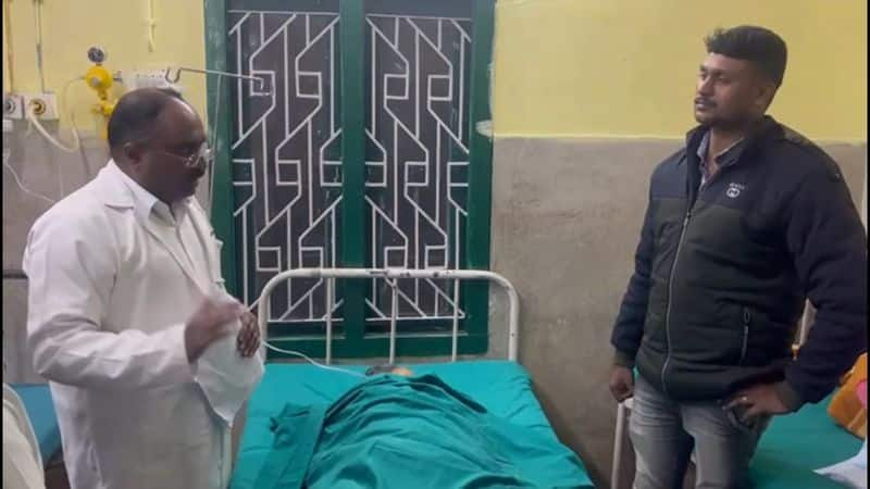 It is alleged that the patient died due to shortage of doctors in Uthagai Government Hospital vel