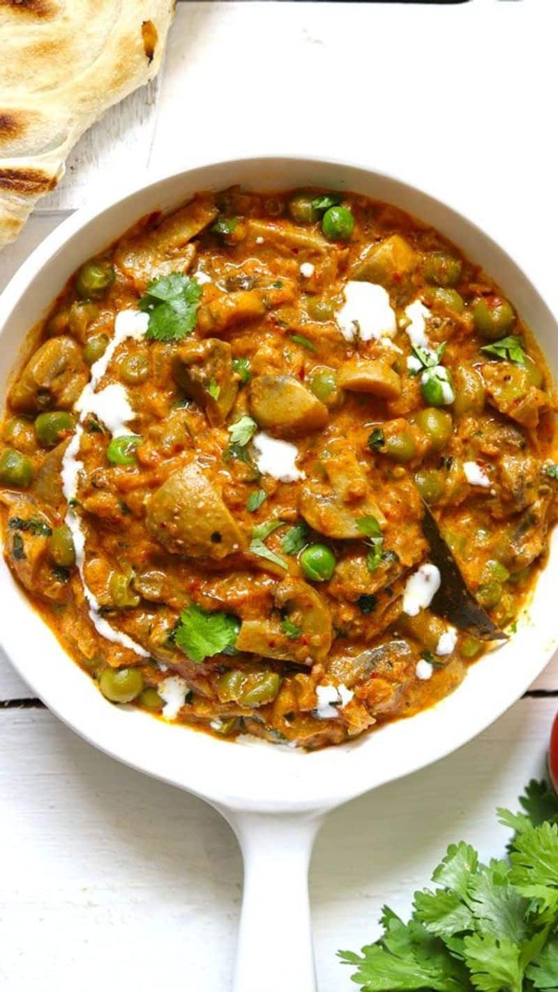 simple-mushroom-recipe-how-to-mushroom-curry-mushroom-masala-dhaba-style iwh