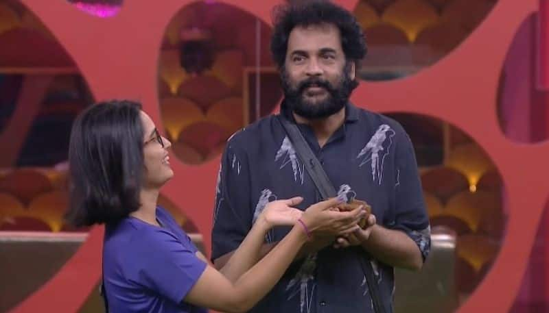 BiggBossTelugu7:డబ్బుల్లేక పార్క్ లో ఆకలితో పడుకుని.. కొడుకు మాటలకు శివాజీ ఎమోషనల్ 