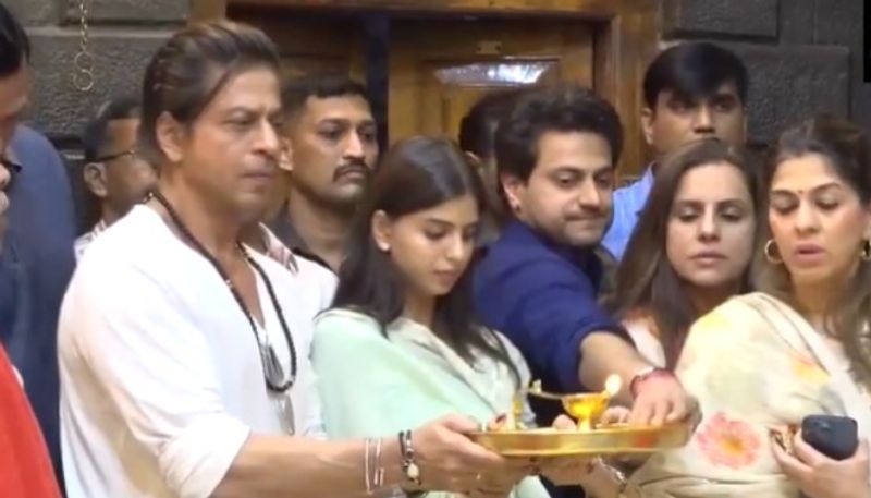 Watch: Shah Rukh Khan, daughter Suhana Khan seek blessings at Shirdi Sai Baba temple RKK