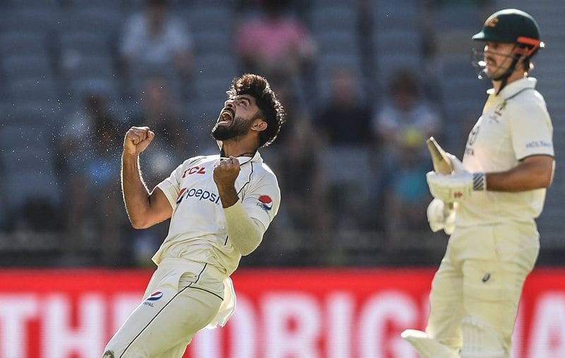 Pakistan player Aamer Jamal took 6 wickets on his Test Debut against Australia in Perth Test Match rsk