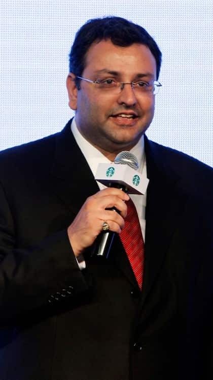 <p>साइरस मिस्त्री की पत्नी रोहिका इस लिस्ट में पहले नंबर पर है। 2023 में उनकी नेटवर्थ 8.2 बिलियन डॉलर पहुंच गई है। बता दें, साइरस मिस्त्री का कार एक्सीडेंट में निधन हो गया था। <br />
 </p>

