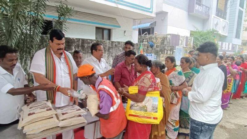 Relief materials for affected people: BJP National Co-in-charge Ponguleti Sudhakar Reddy Assist-rag