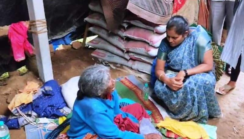 Tahasildar Mamata Consoles Woman at Belur in Hassan grg 