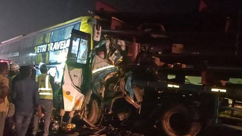 Lorry - Private luxury bus head-on collision.. 2 killed.. 20 injured tvk