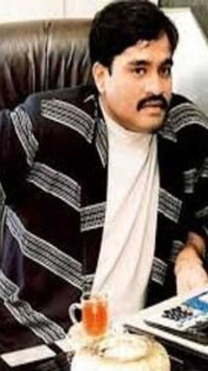<p>दाऊद इब्राहिम को उसके घर में जहर देने की चर्चा है। अस्पष्ट सूत्रों की माने तो उसकी हालत गंभीर है माही कई सूत्र उसकी मौत का भी दावा कर रहे हैं।</p>

