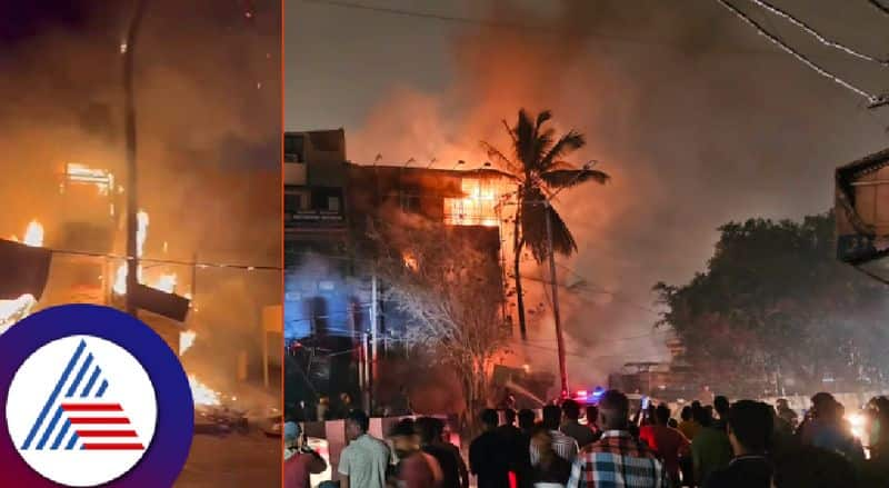 Heavy fire near Marathahalli Bridge at midnight at bengaluru rav