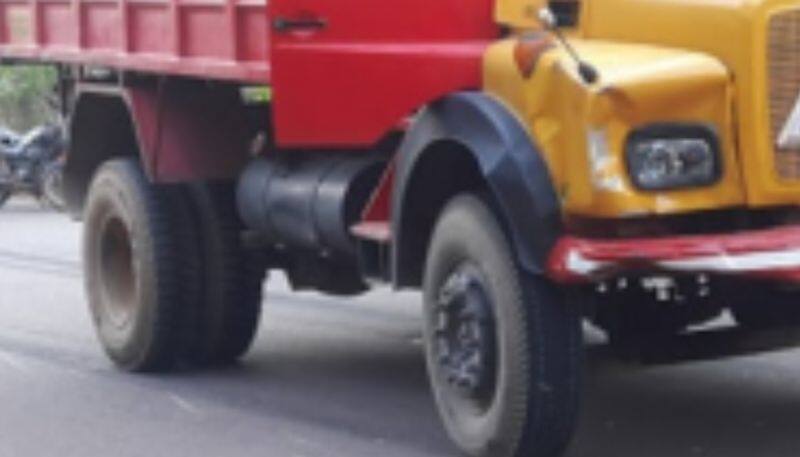 tipper lorry accident