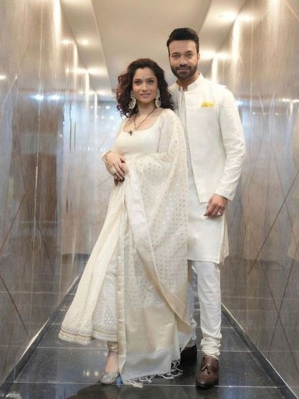 <p>शादी के बाद अंकिता  8BHK अपार्टमेंट में शिफ्ट हुई हैं, जिसकी कीमत 50 करोड़  है।  शादी के बाद उनके पति विक्की जैन ने मालदीव्स में अंकिता को 50 करोड़ का विला भी गिफ्ट किया है। </p>

<p><br />
 </p>
