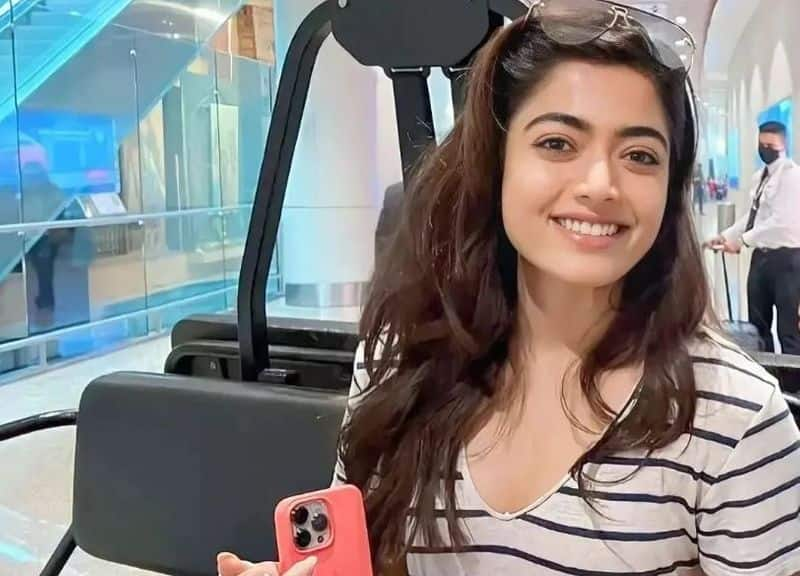 Thanks for entering in my life says Actress Rashmika Mandanna srb