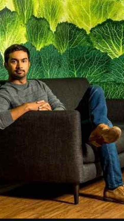 <p>पढ़ाई के बाद अपूर्व को अच्छी नौकरी मिली लेकिन वह हमेशा से बिजनेस करना चाहते थे। उन्होंने 20 से ज्यादा बिजनेस में हाथ अजमाया लेकिन सब असफल साबित हुए।<br />
 </p>
