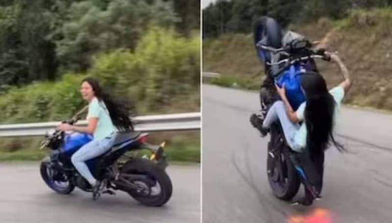 no safety gears woman bike stunt on bike viral rlp