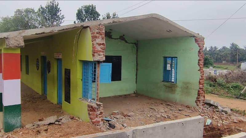 Arasapura School room sacrificed for road widening snr