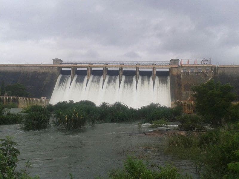 What is the water availability in Tamilnadu dams due to heavy rains KAK