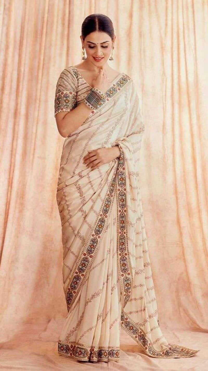 genelia dsouza saree photos Heavy embroidery designer saree kxa