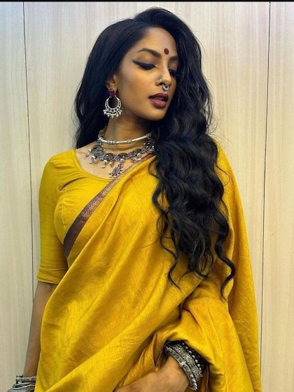 <p>साउथ एक्ट्रेस श्रिया रेड्डी (Sriya Reddy) ने ‘सालार’ में अपनी दमदार परफॉर्मेंस से लोगों का दिल जीत लिया  है। उन्होंने 17 साल बाद फिल्मों में कमबैक किया है। <br />
 </p>
