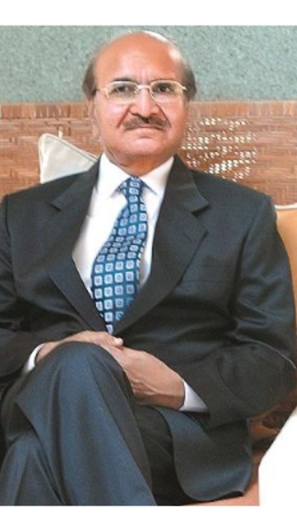 <p> निरमा फाउंडर करसमभाई पटेल ने कई मुश्किलों का सामना किया। वह लैब टैकनिशियन थे लेकिन दिल में कुछ बड़ा करने का जज्बा था। बस यही से शुरू होती है निरमा की सफलता की कहानी।</p>
