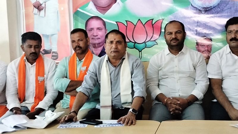 Lok Sabha Elections: BJP-JDS alliance candidate in Mandya snr