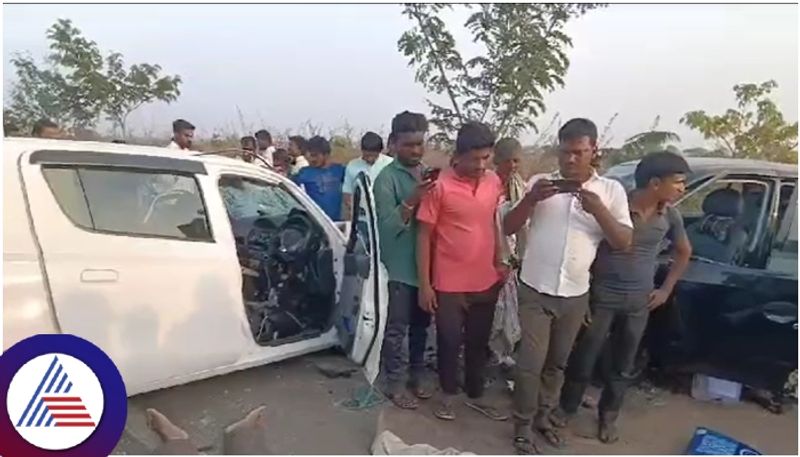 Yadgir two cars collision Five dead and two seriously injured sat