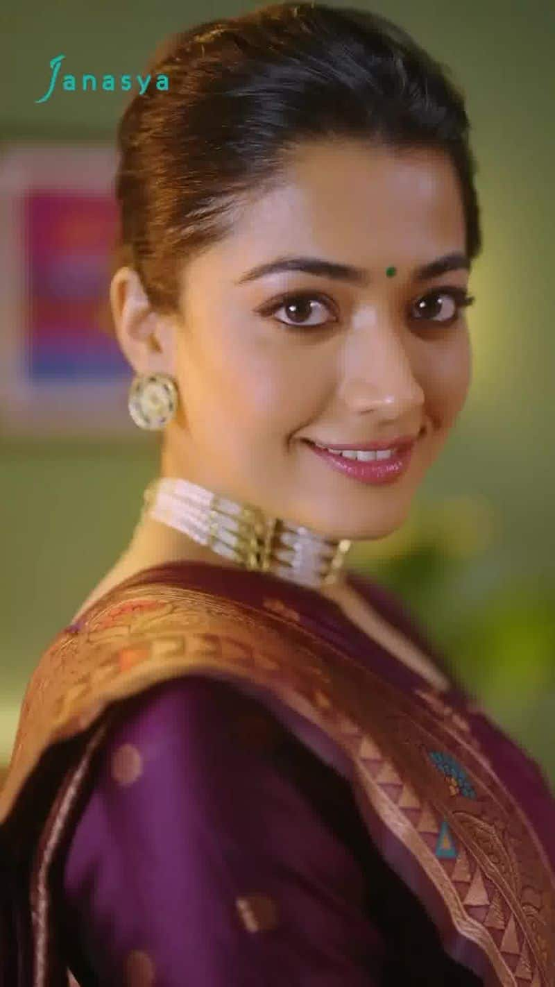 Rashmika Mandanna showed another dance style like Pushpa movie Sami saami signature step sat