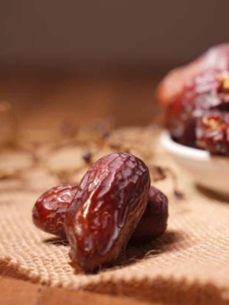 health benefits of eating 2 or three dates everyday