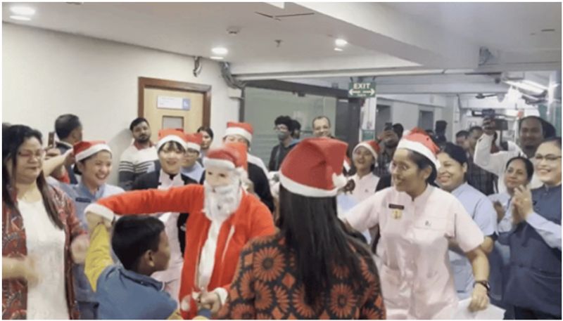 Hospital Staff Christmas Carols For Patients Heartwarming Video goes viral asd