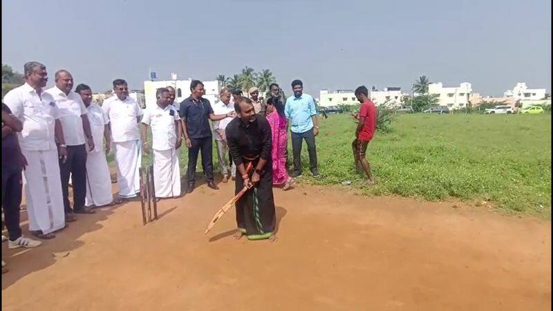 union minister l murugan played cricket with youngsters in coimbatore vel