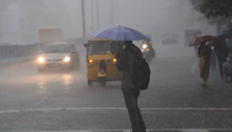 mild to heavy rain expected around 8 districts in tamilnadu says chennai Meteorological Centre ans