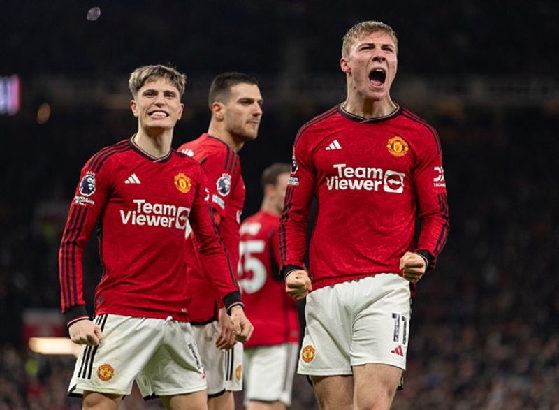 football Peter Drury's poetic commentary in Man United's thrilling win over Aston Villa gives fans goosebumps (WATCH) snt