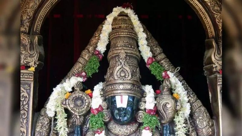 reasons behind why tirupati perumal have green camphor on his jaw in tamil mks