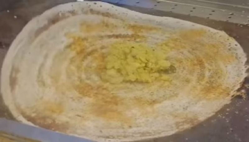 Mumbai airport Restaurant sells Masala Dosa for 600 Rupees san