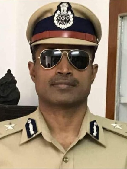 53 साल के आईपीएस की यूथ को चुनौती: 24 सेकेंड में 15 पुल अप