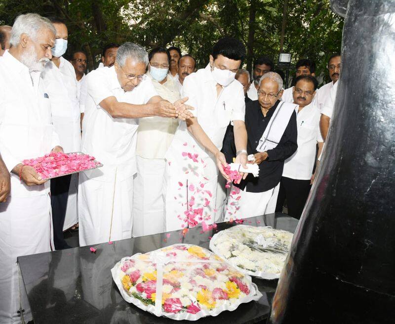 M K Stalin and Pinarayi Vijayan Tribute at Periyar Memorial KAK