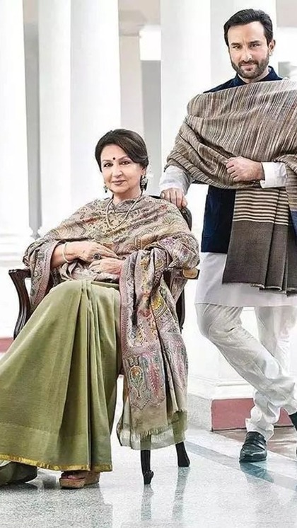 <p>कॉफी विद करण के आठवें सीजन के लेटेस्ट एपिसोड में सैफ अली खान अपनी मां शर्मिला टैगोर के साथ पहुंचे जहां शर्मिला ने अमृता से तलाक लेने और करीना से शादी करने तक की राज खोलें।</p>
