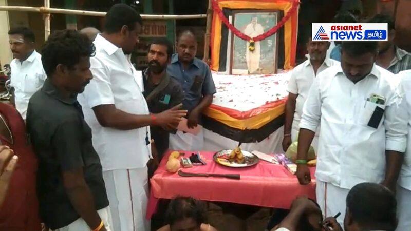 cadres sing oppari in Madurai for death of DMDk chief Vijayakanth vel