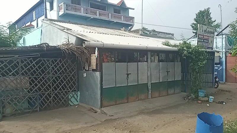 Traders closed their shops in various parts of Tamil Nadu and mourned Vijayakanth vel