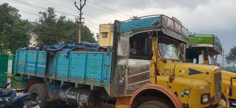 2 persons arrested who involve a theft on bricks at coimbatore and lorries seized vel