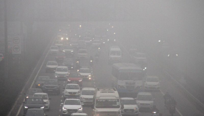 Dense Fog Indian Meteorological Centre Alert north india trains and flights delayed ans