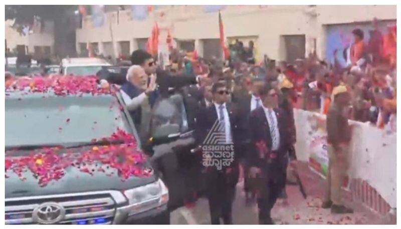 Narendra Modi road show in Ayodhya nbn