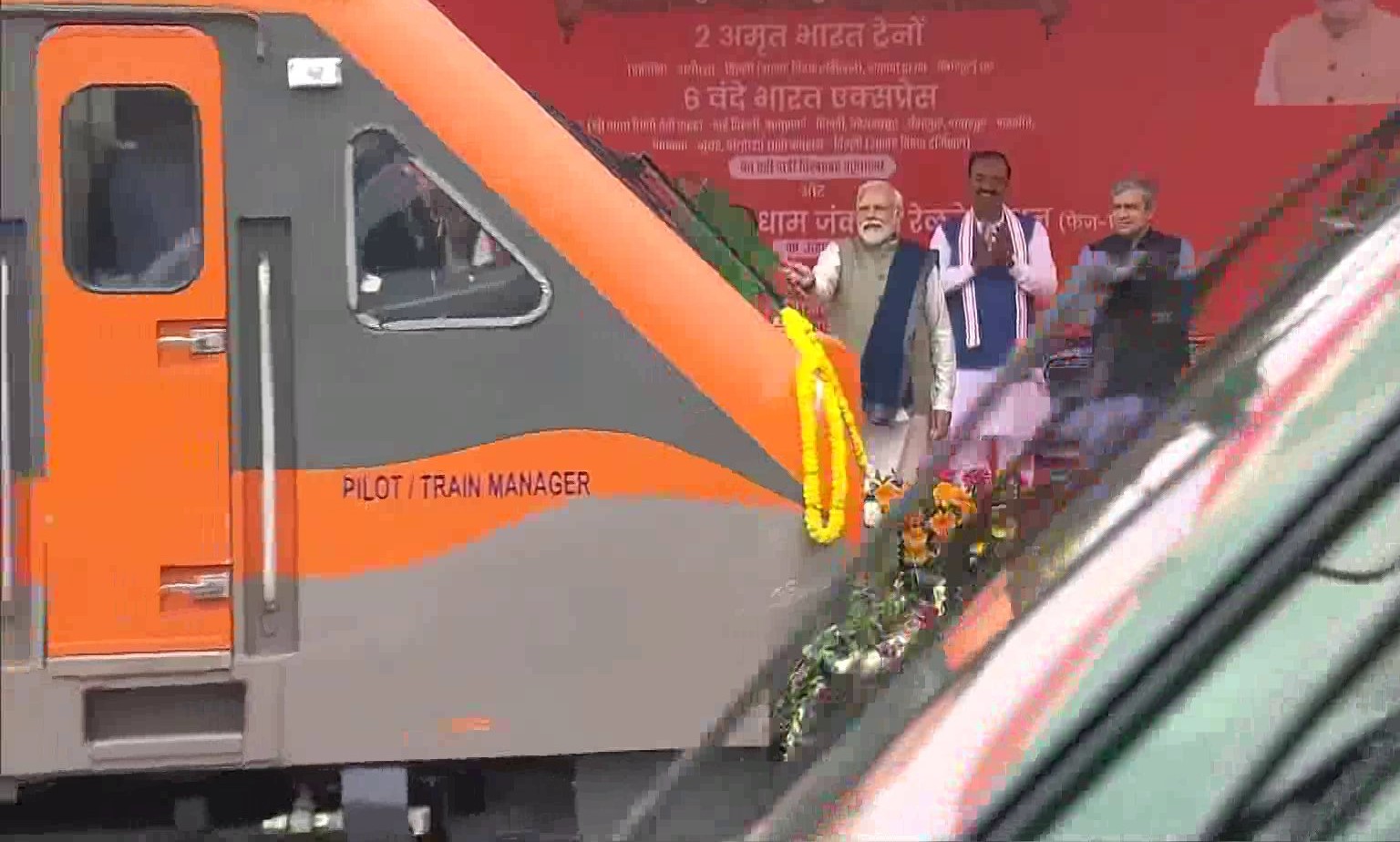 PM Modi Ayodhya Visit Today PM flags off 6 Vande Bharat, 2 Amrit Bharat trains Rya