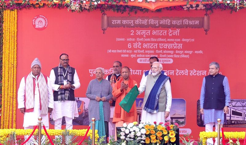 pm modi launches rs 15700 crore projects in ayodhya ash